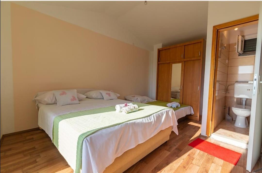 Вілла Honey House Grabovac  Екстер'єр фото
