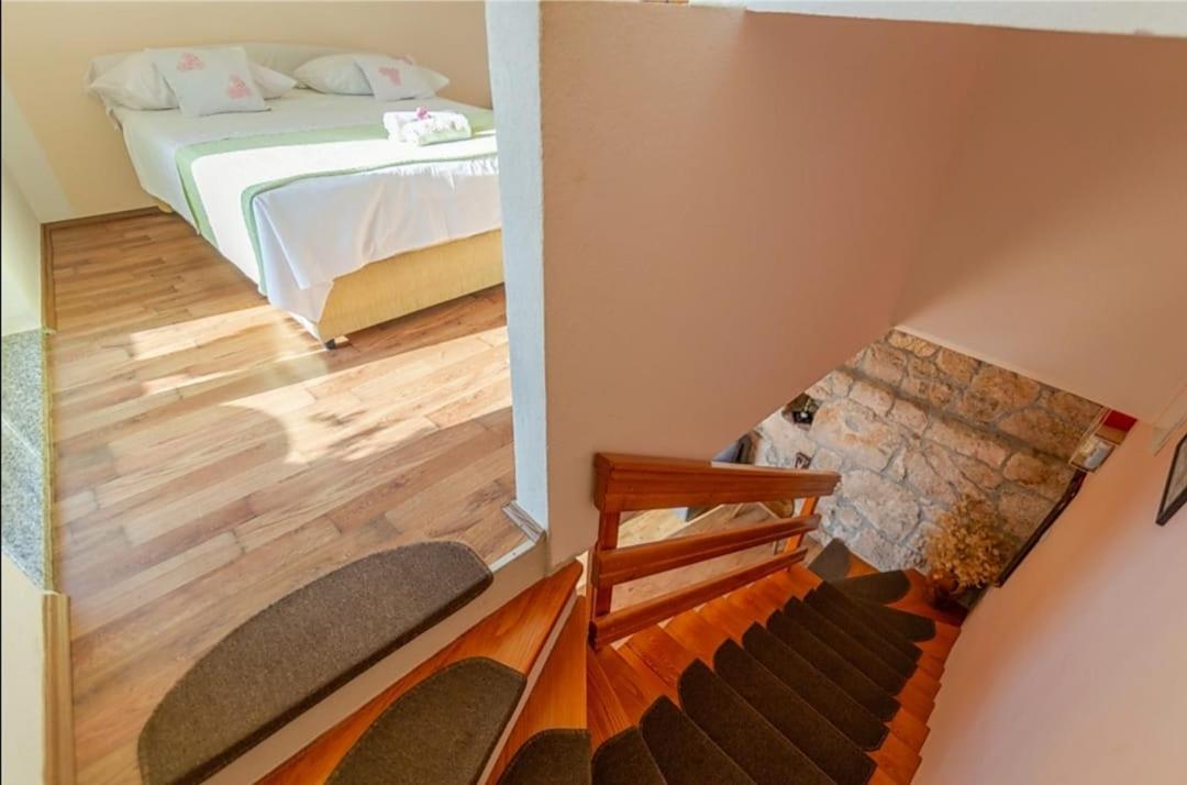 Вілла Honey House Grabovac  Екстер'єр фото