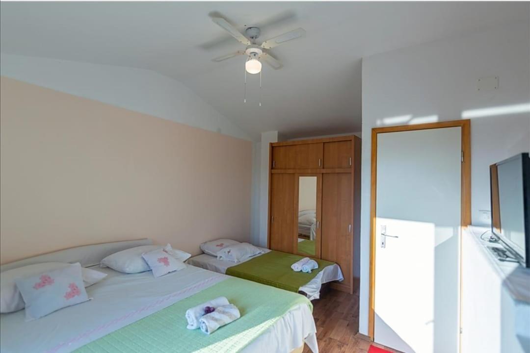 Вілла Honey House Grabovac  Екстер'єр фото